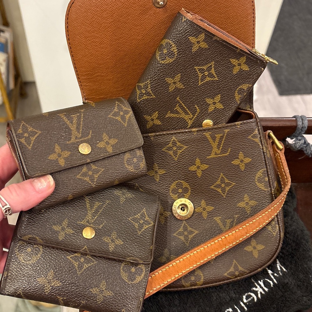 Louis Vuitton Brown and Gold Monogram small wallet. - Picture 1 of 5
